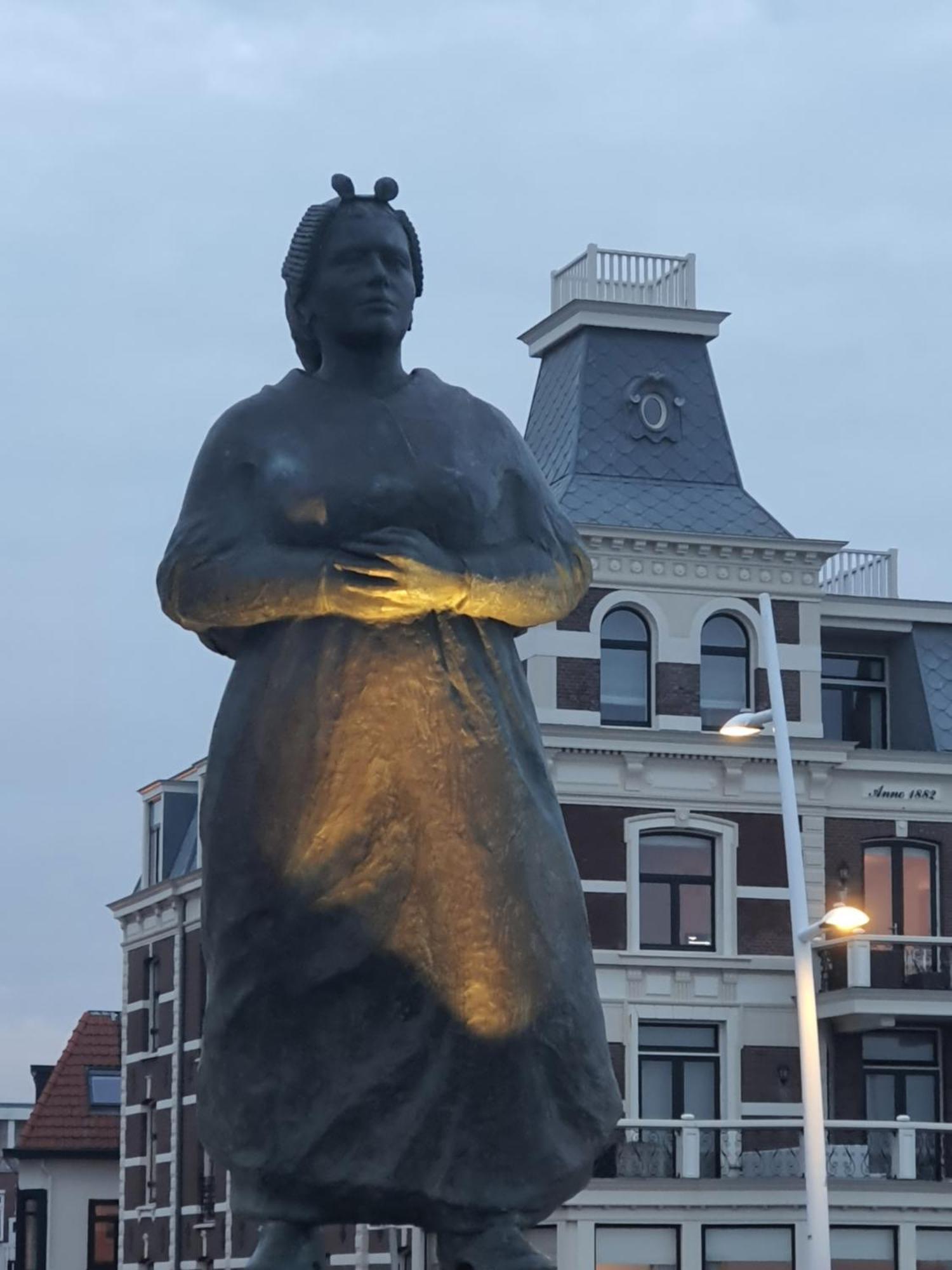 Bluebeach Scheveningen Гаага Экстерьер фото